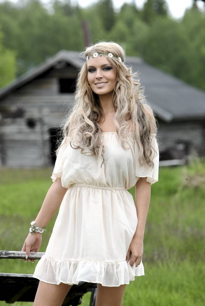 piapakarinenmisssuomi2011-8-682x1024jpg-728x728.jpg