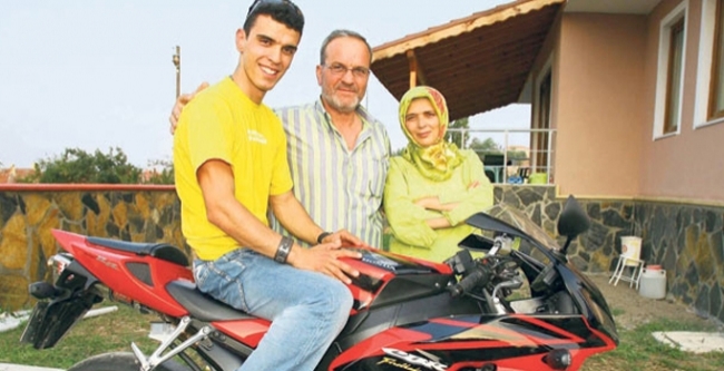 Bebeğini Kaybeden Kenan Sofuoğlu'nun 9 Adımda İnanılmaz Hayat Hikayesine Şahit Olun!