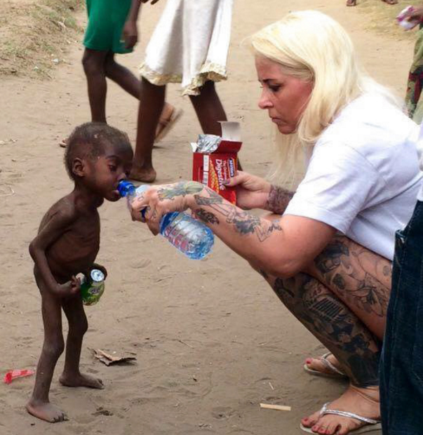 afrika'daki aç çocuklar ile ilgili görsel sonucu